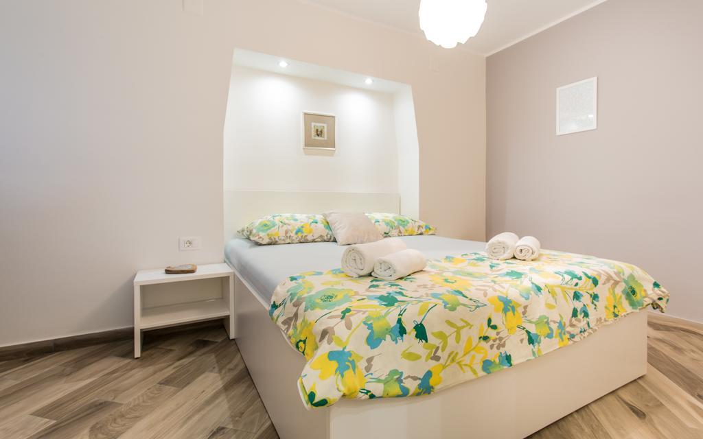 Sunrise Apartment Risika Bagian luar foto