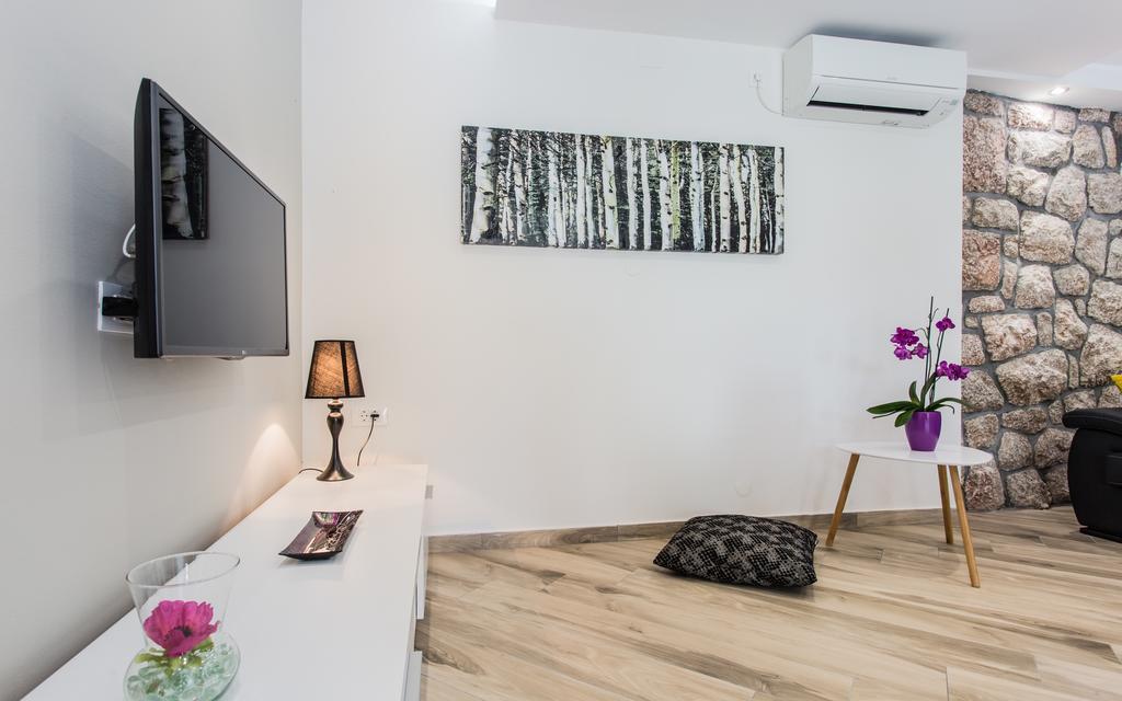Sunrise Apartment Risika Bagian luar foto