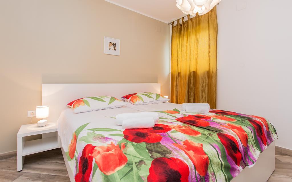 Sunrise Apartment Risika Bagian luar foto